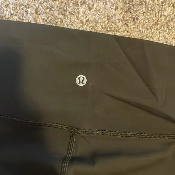 Lululemon Forest Green Cropped Leggings - Picture 3 of 3